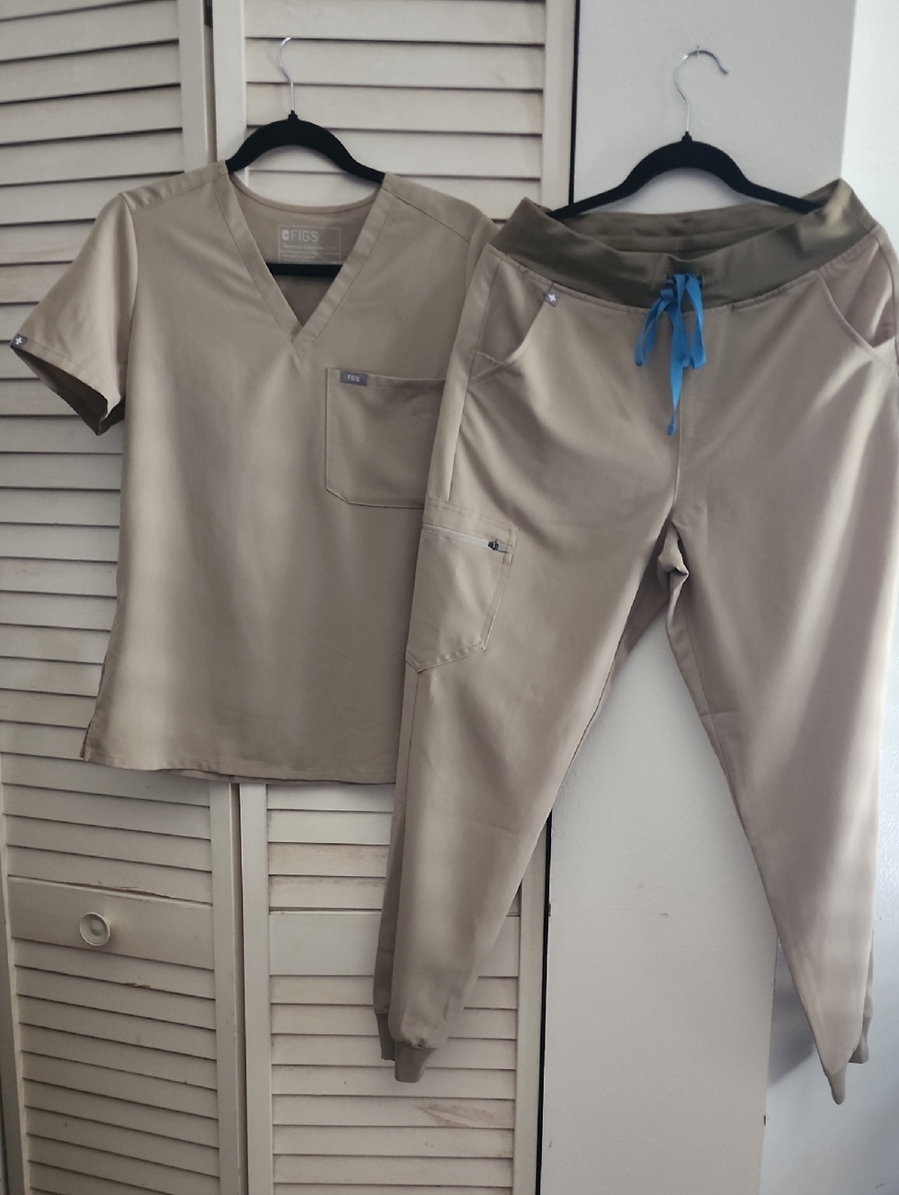 FIGS Taupe Scrub Set with Blue Drawstring